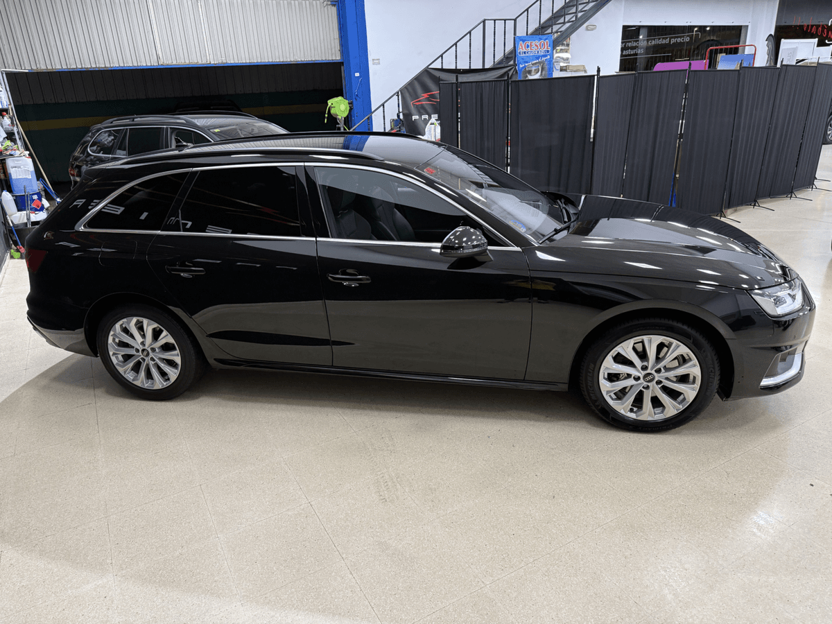 Audi A4 Avant 35 TDI SLine interior — foto 5