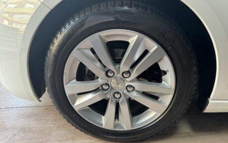 Miniatura 3 de 5 del coche: PEUGEOT 308 STYLE 1.6 HDI 99 CV
