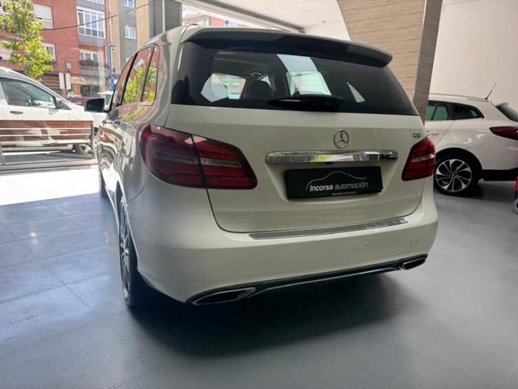 Miniatura 4 de 5 del coche: Mercedes-Benz B 180 CDI AMG