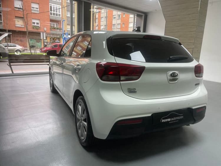 Miniatura 5 de 5 del coche: KIA Rio 1.0 TGDi MHEV Concept