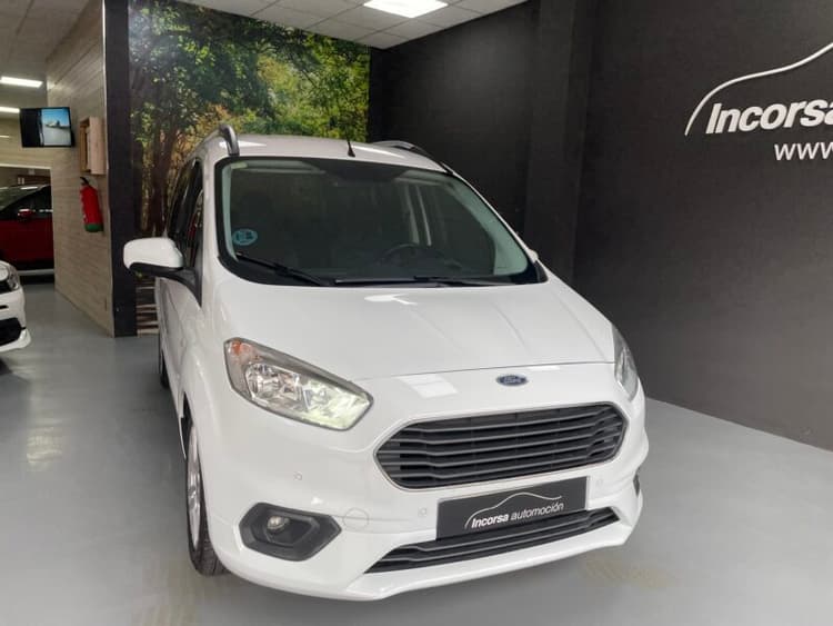 Miniatura 2 de 5 del coche: FORD Tourneo Courier 1.5 TDCi Titanium