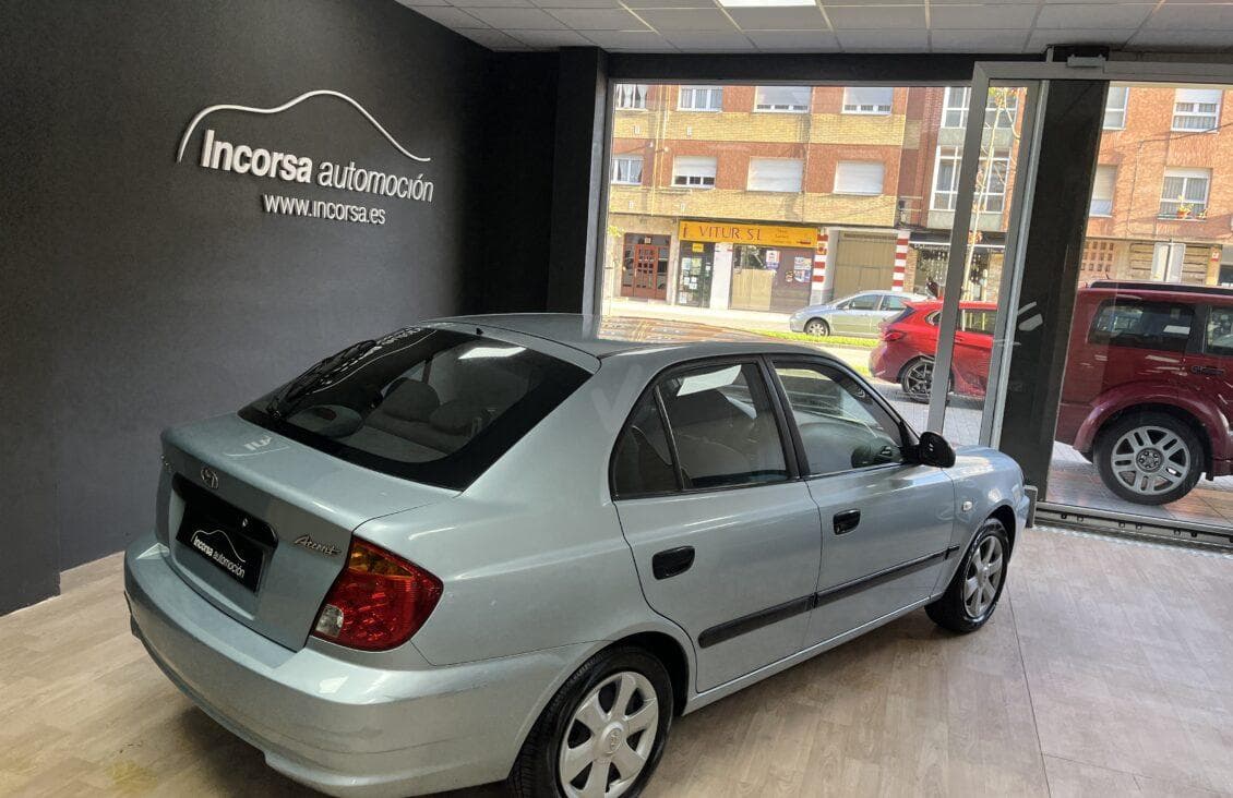 HYUNDAI – ACCENT 1.3I GLS 16V — foto 5
