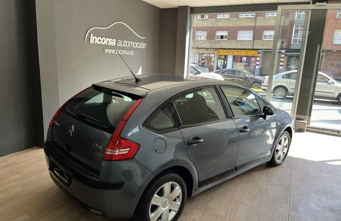 CITROËN C4 I 1.4 i 90cv — foto 4
