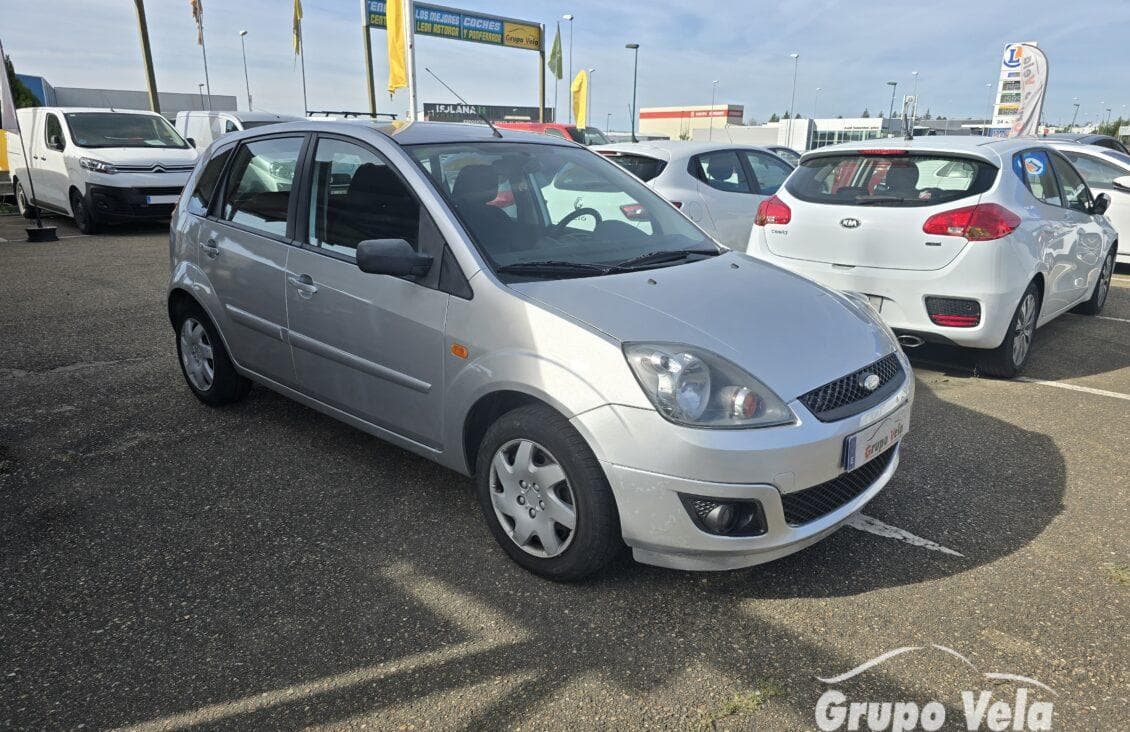 FORD FIESTA — foto principal