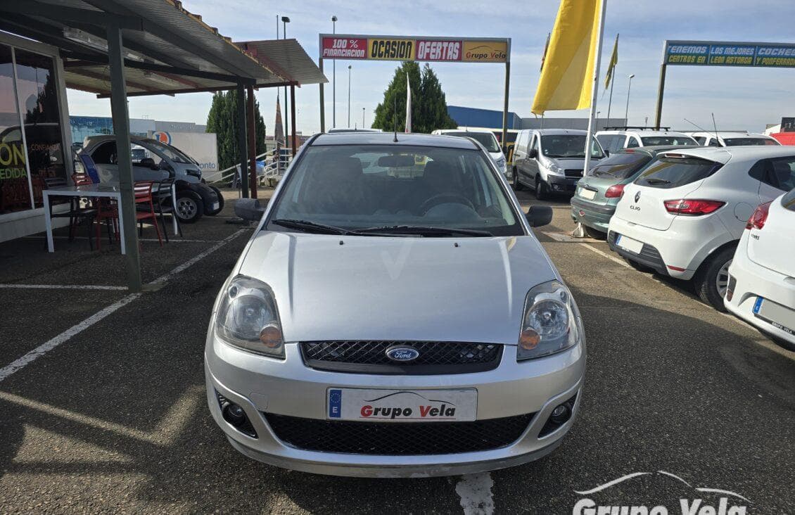 FORD FIESTA — foto 2