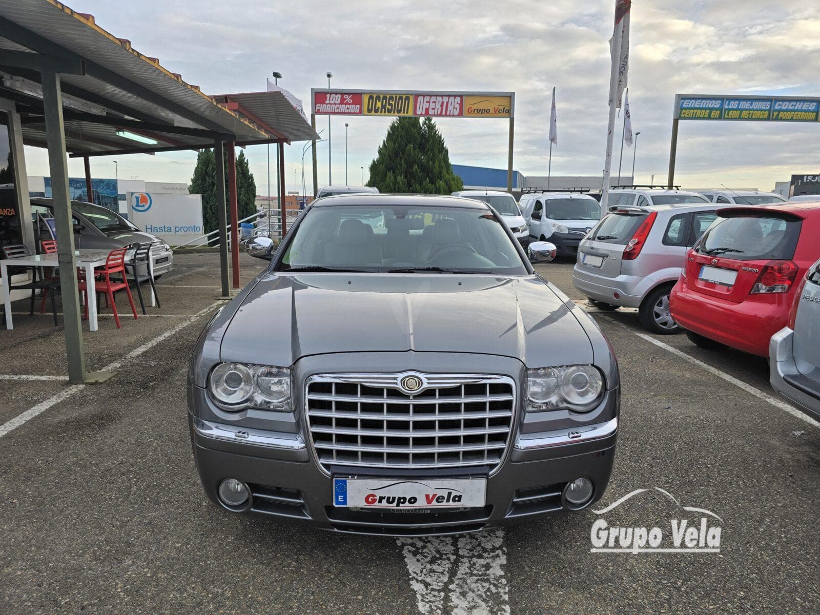 CHRYSLER C300 — foto principal