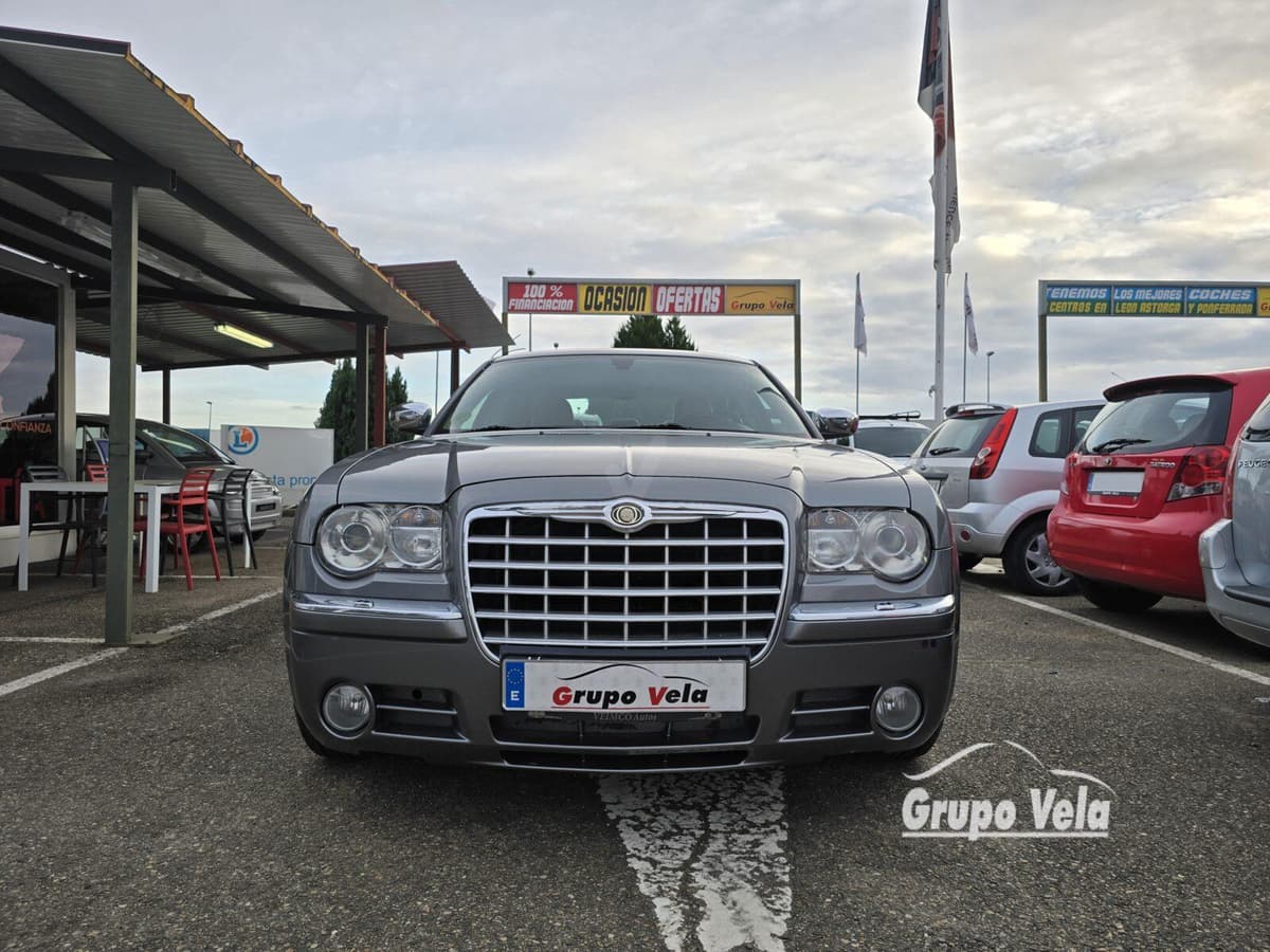 CHRYSLER C300 — foto 2