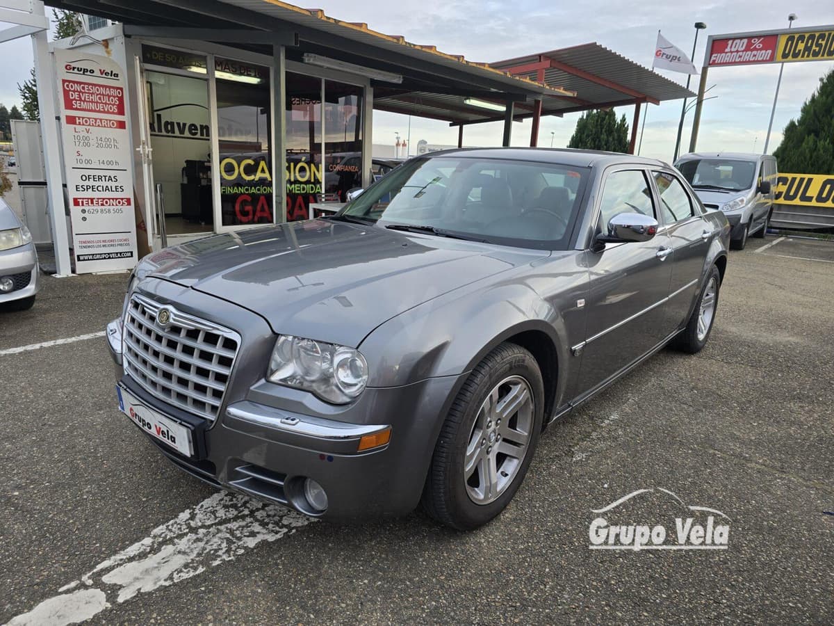 CHRYSLER C300 — foto 3