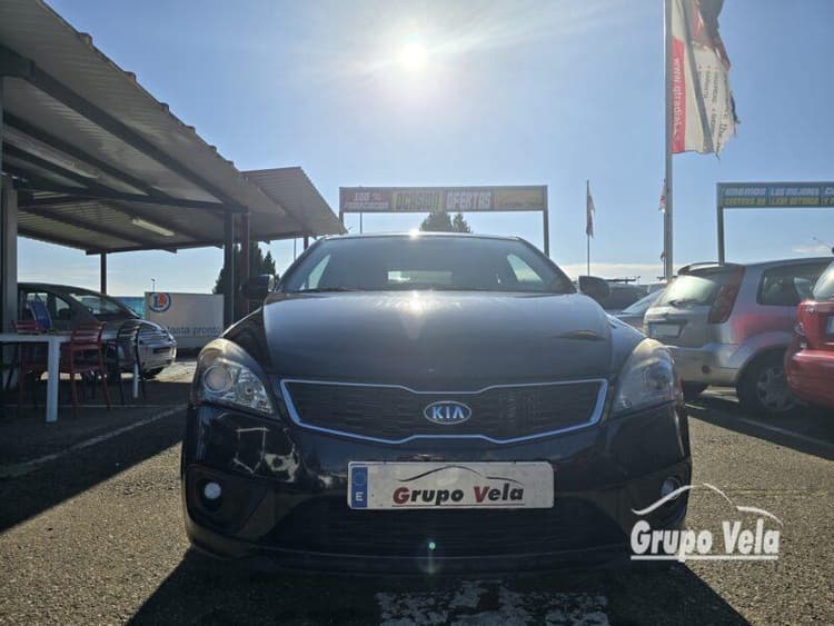 Miniatura 2 de 5 del coche: KIA CEED