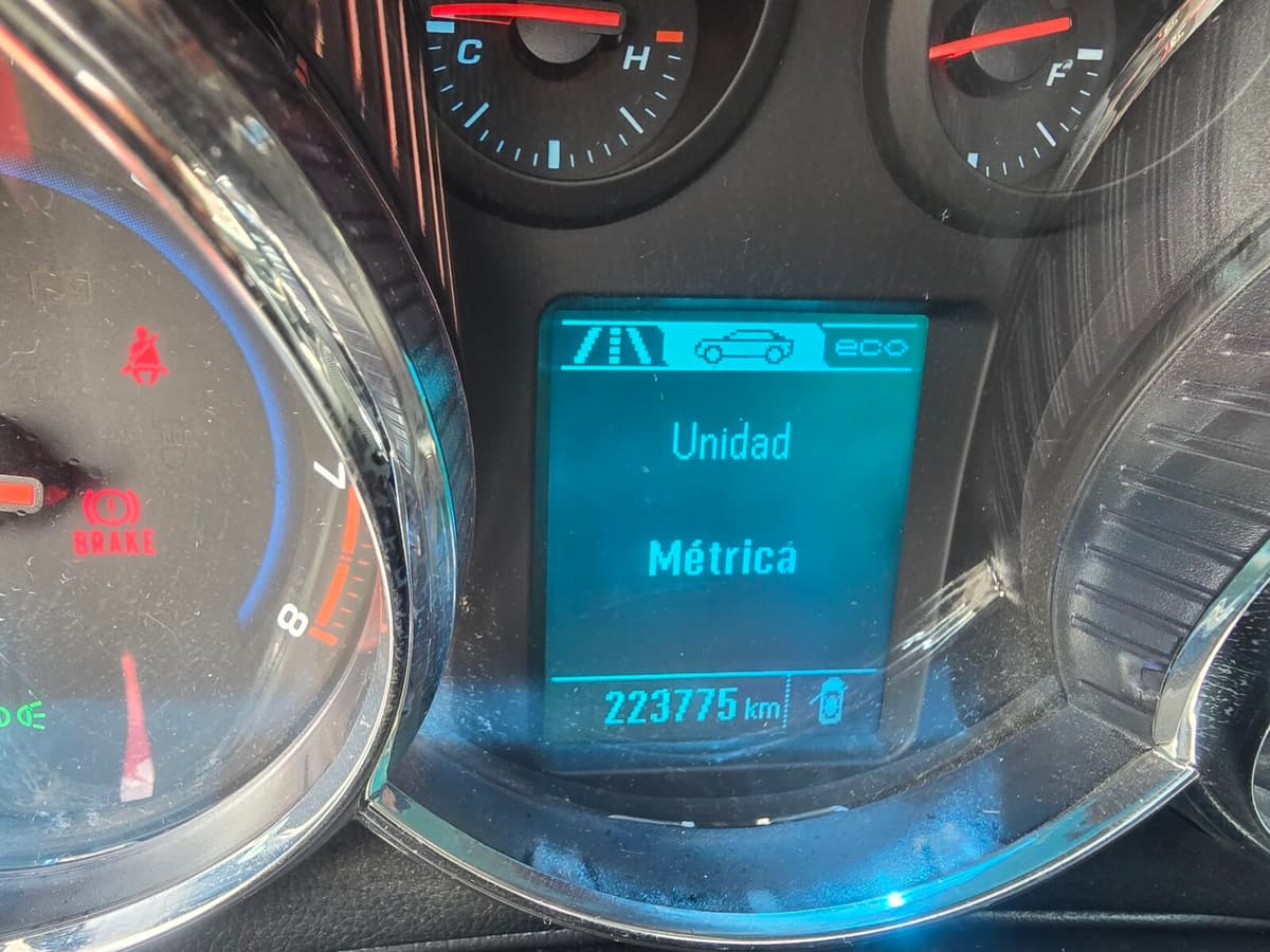 CHEVROLET CRUZE SW — foto 2