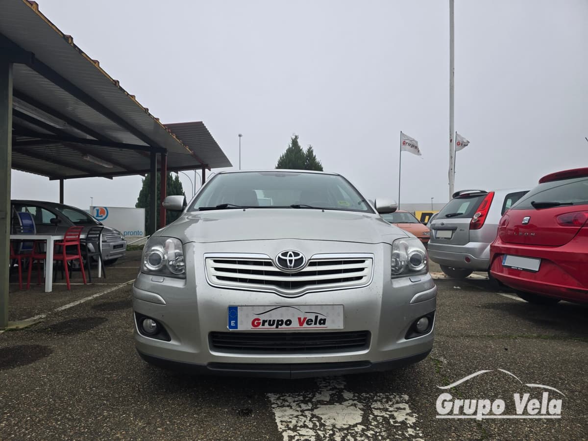 TOYOTA AVENSIS D — foto 2