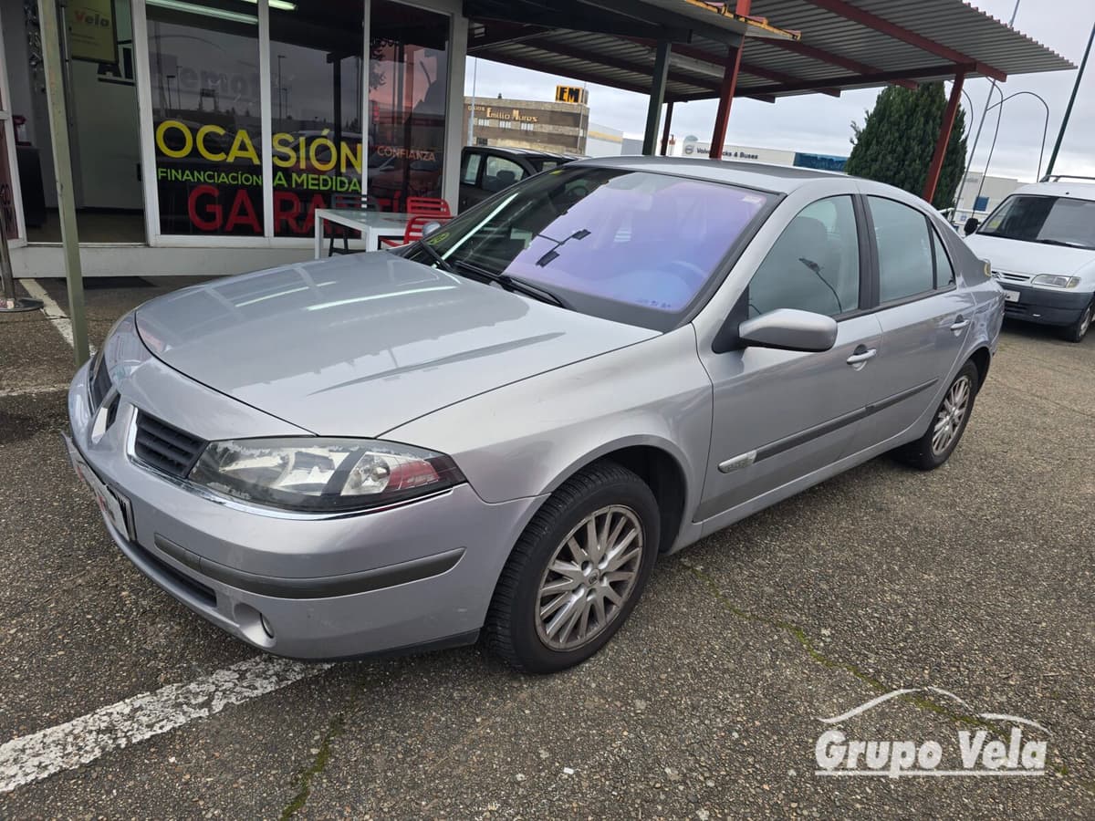 RENAULT LAGUNA — foto 3