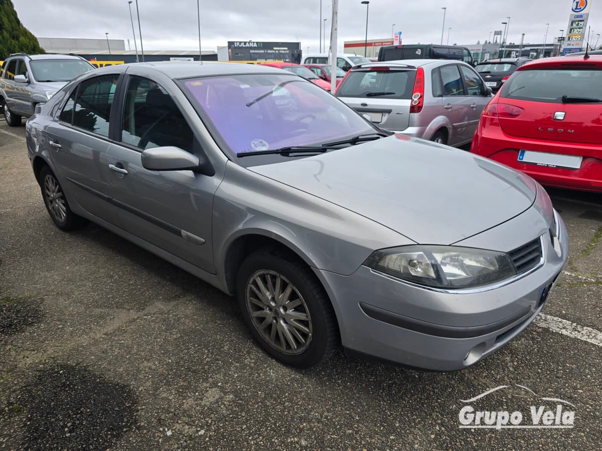 RENAULT LAGUNA — foto 5