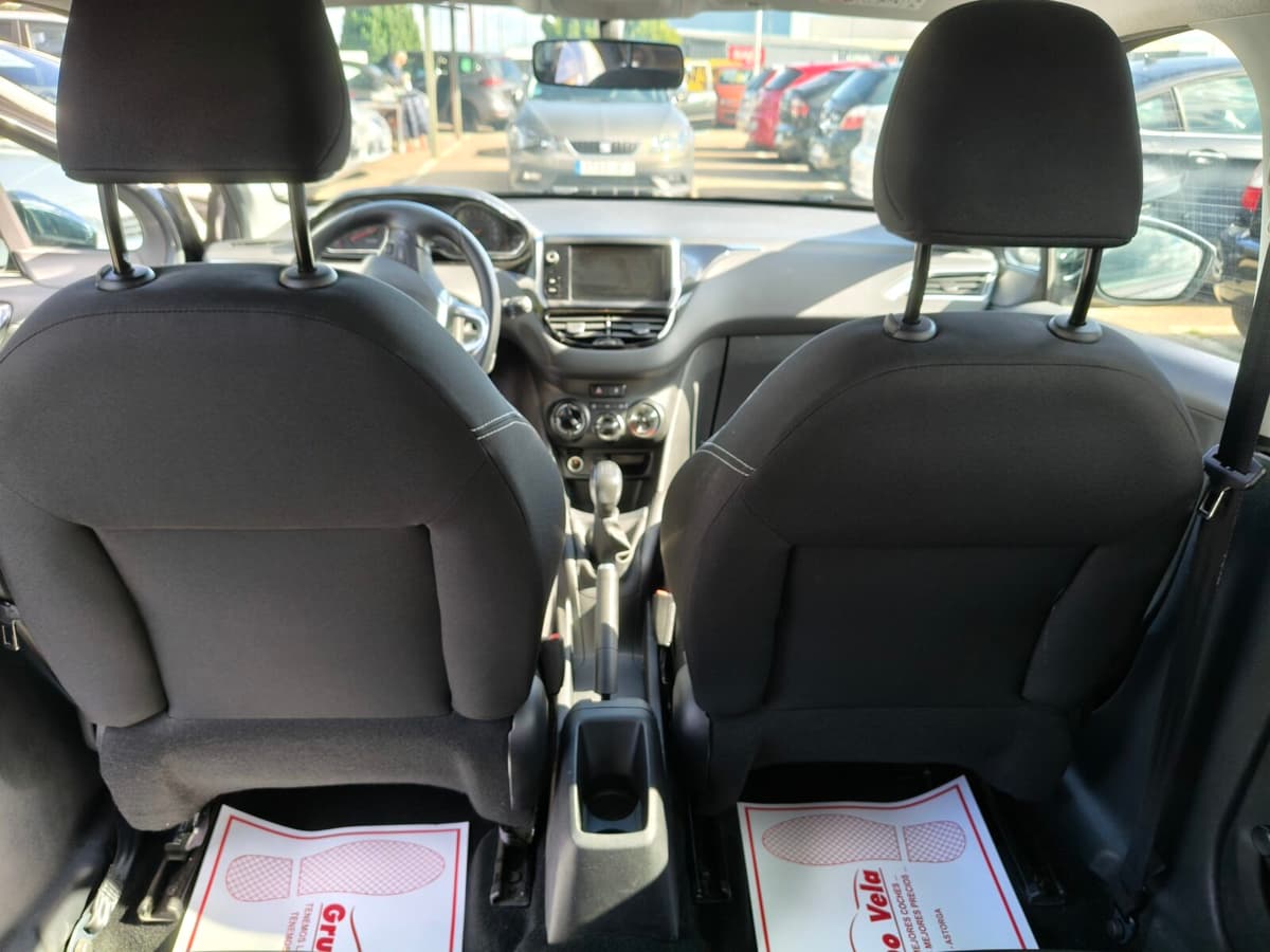PEUGEOT 208 5P — foto 4