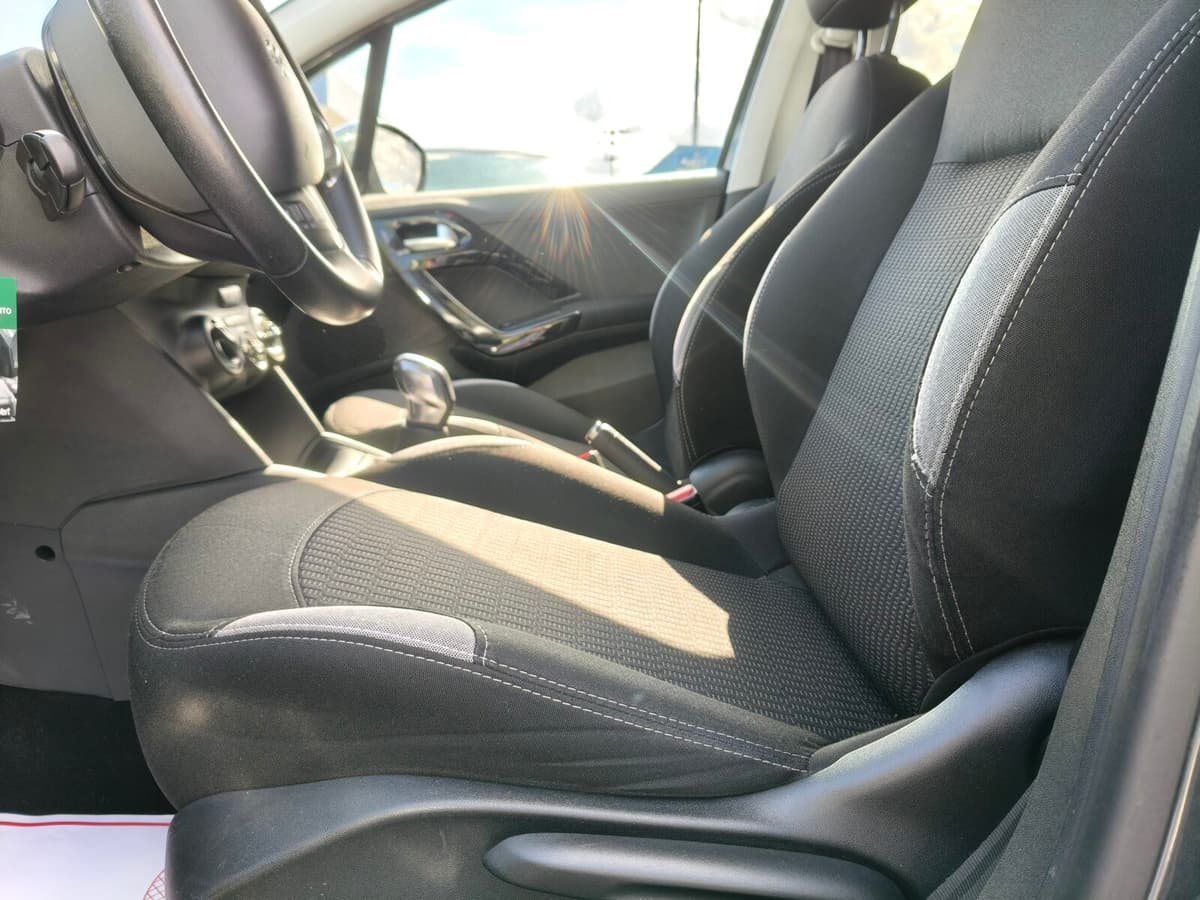 PEUGEOT 208 5P — foto 5