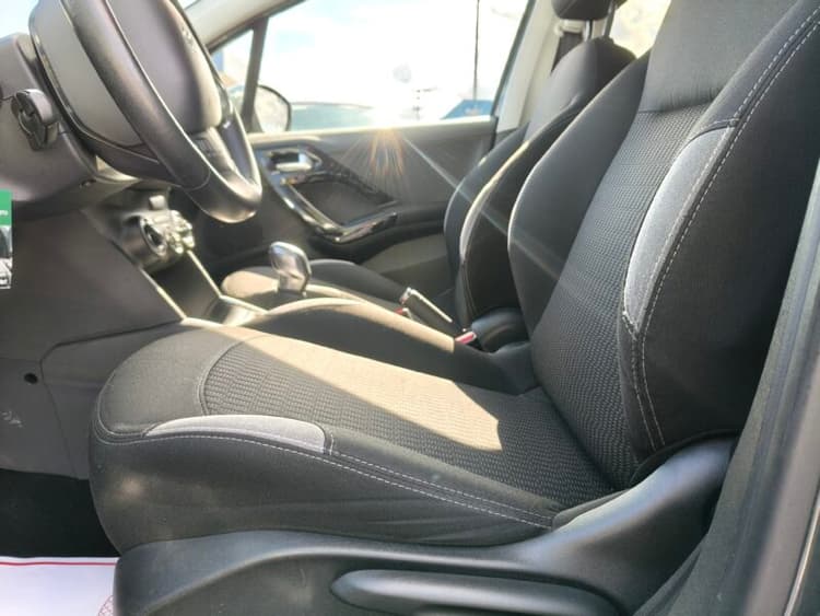 Miniatura 5 de 5 del coche: PEUGEOT 208 5P