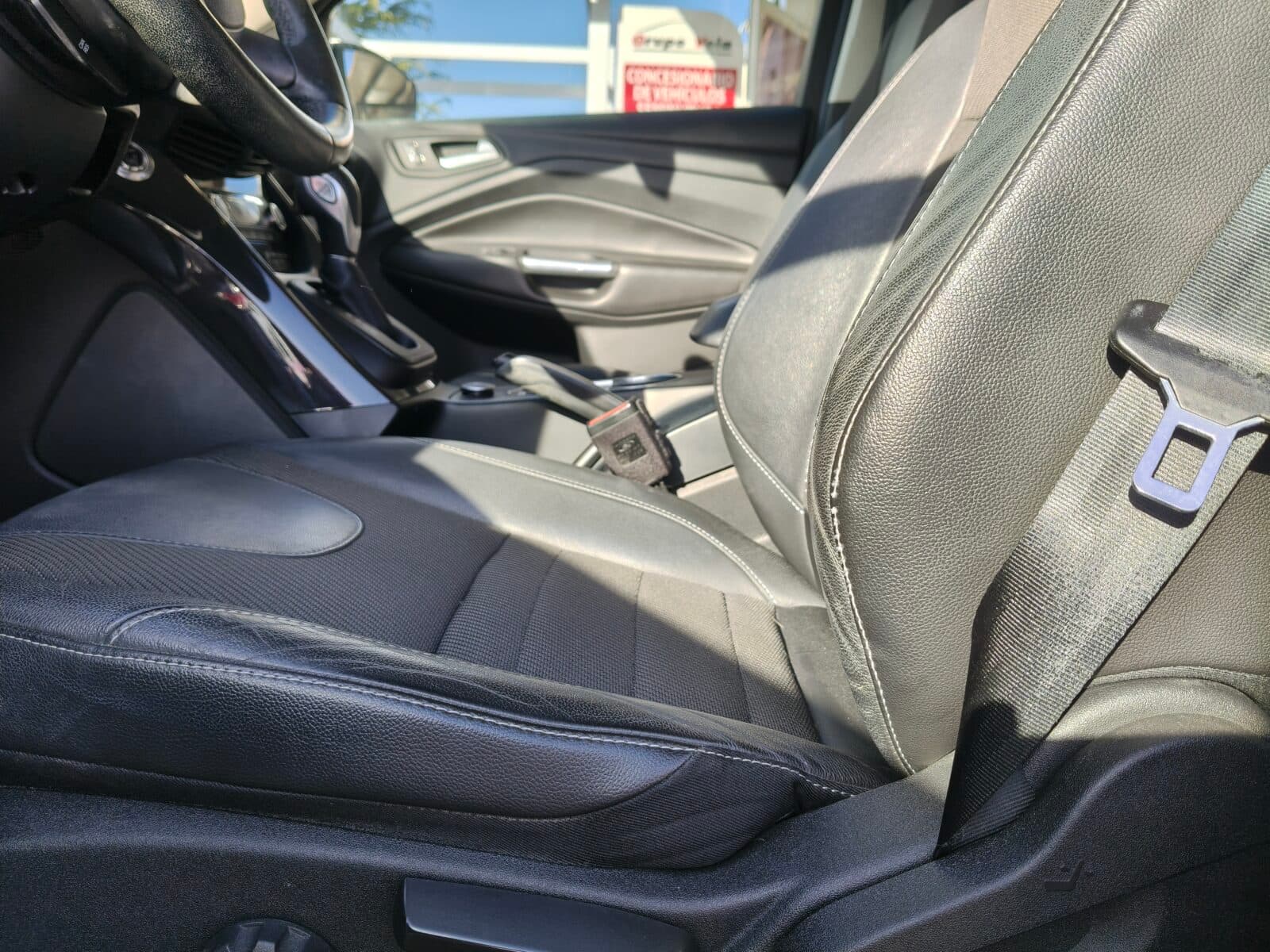FORD KUGA AUTOMATICO — foto principal