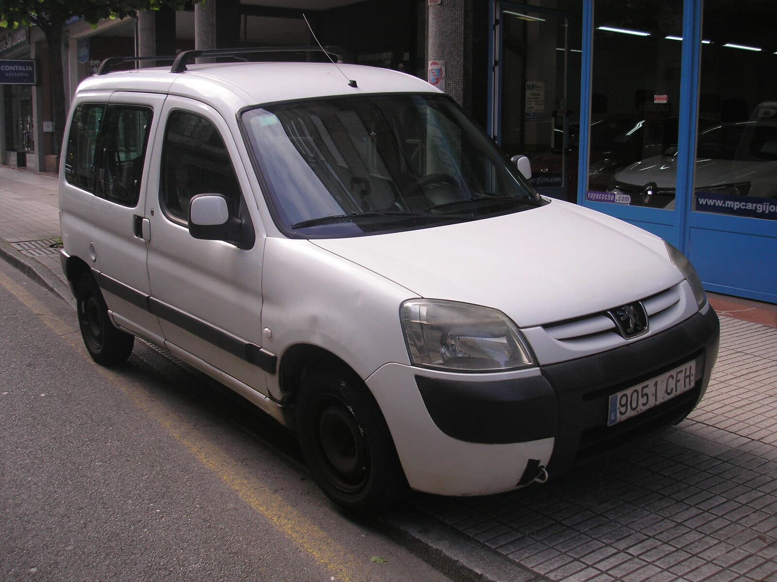 Peugeot Partner 1.9 D Combi 70cv — foto principal