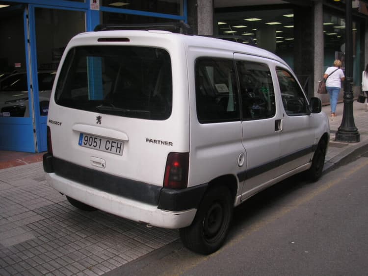 Miniatura 2 de 5 del coche: Peugeot Partner 1.9 D Combi 70cv