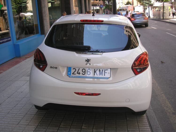 Miniatura 5 de 5 del coche: Peugeot 208 1.6 Hdi Active 5p 100cv