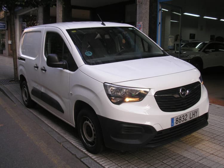 Miniatura 1 de 5 del coche: Opel Combo 1.5 Cdti Expression Van 102cv