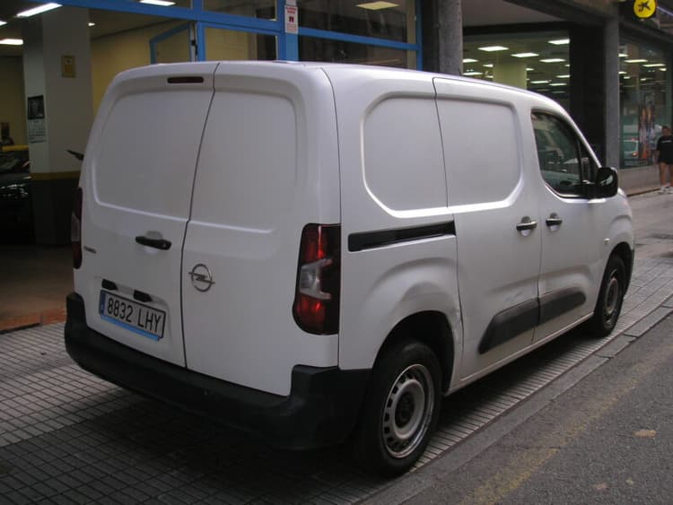Miniatura 2 de 5 del coche: Opel Combo 1.5 Cdti Expression Van 102cv