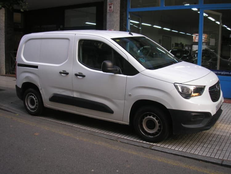 Miniatura 3 de 5 del coche: Opel Combo 1.5 Cdti Expression Van 102cv