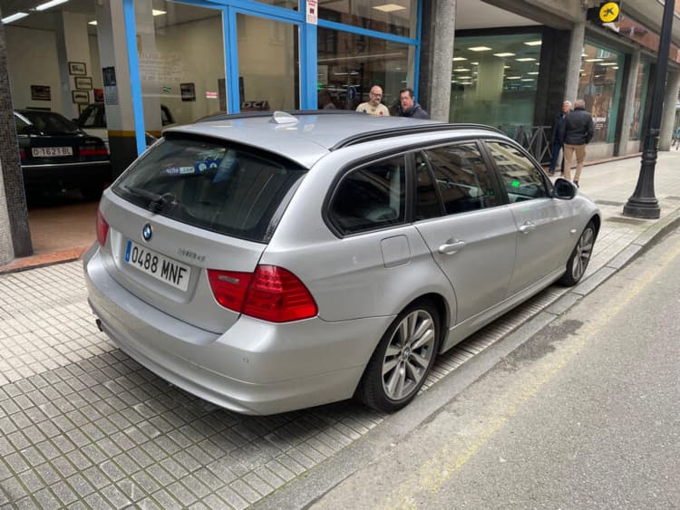 Miniatura 2 de 5 del coche: Bmw 318 D Touring 143cv