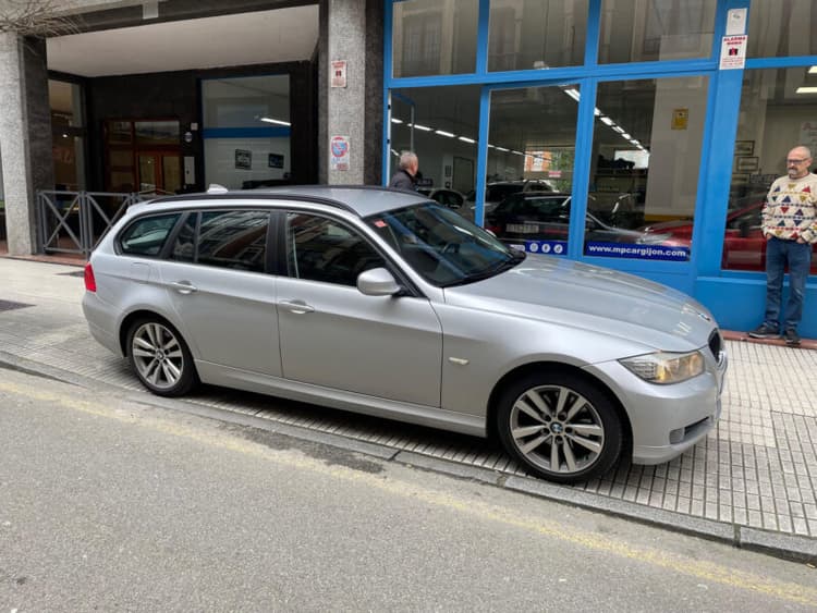 Miniatura 3 de 5 del coche: Bmw 318 D Touring 143cv
