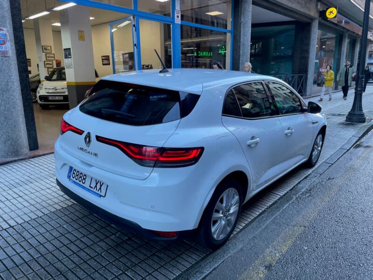 Miniatura 2 de 5 del coche: Renault Megane 1.5 Dci Business 5p 115cv