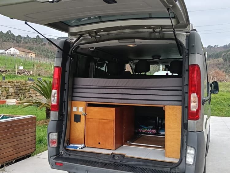 Miniatura 5 de 5 del coche: Opel Vivaro 2.5 Cdti Camperizada 145cv