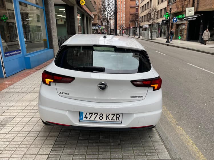 Miniatura 5 de 5 del coche: Opel Astra 1.6 Cdti Selective Pro 110cv