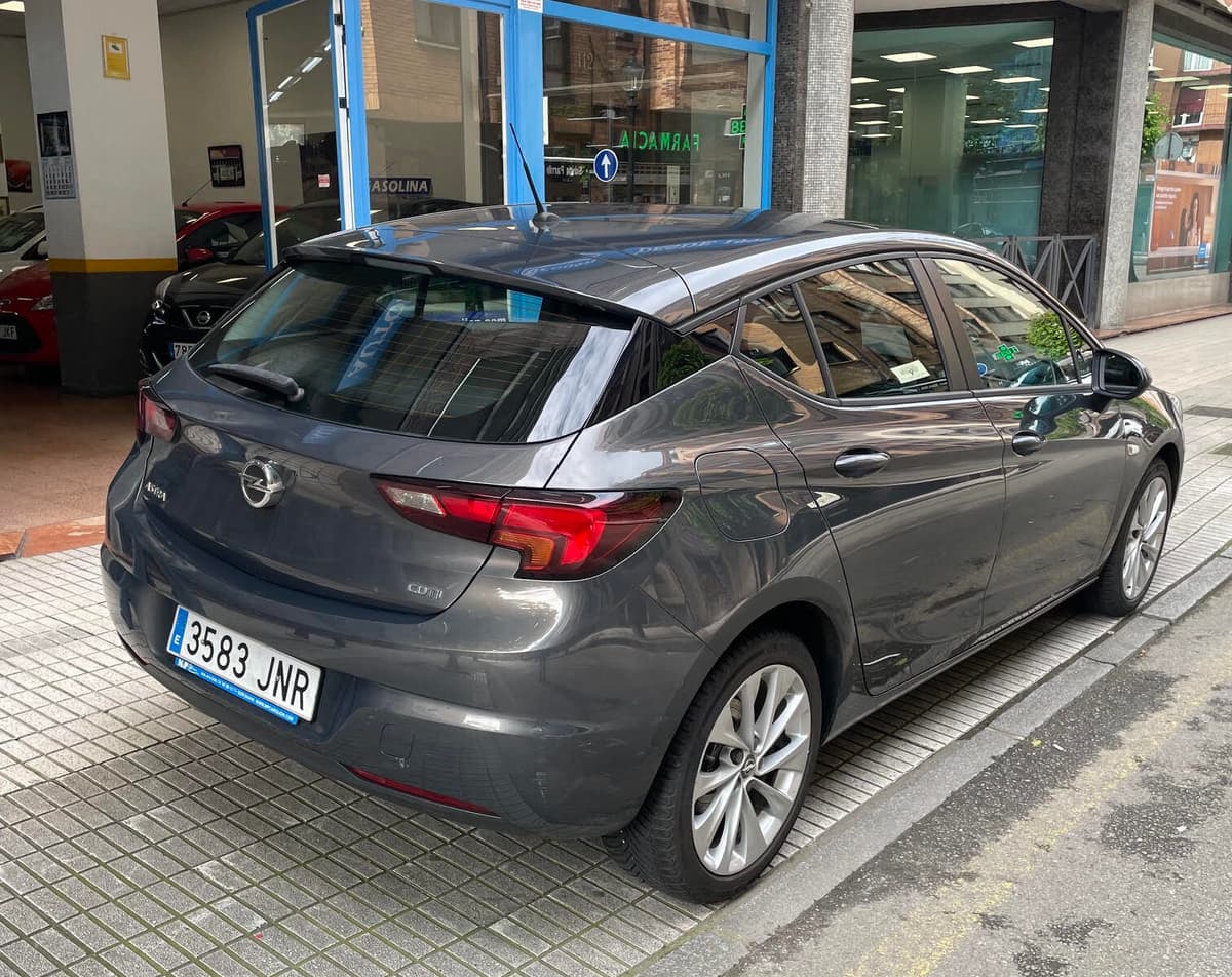 Opel Astra 1.6 Cdti Selective 5p 110cv — foto 2