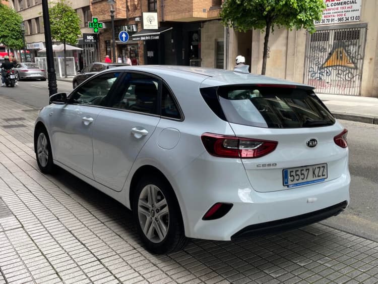 Miniatura 4 de 5 del coche: Kia Ceed 1.0 T-Gdi Business 120cv