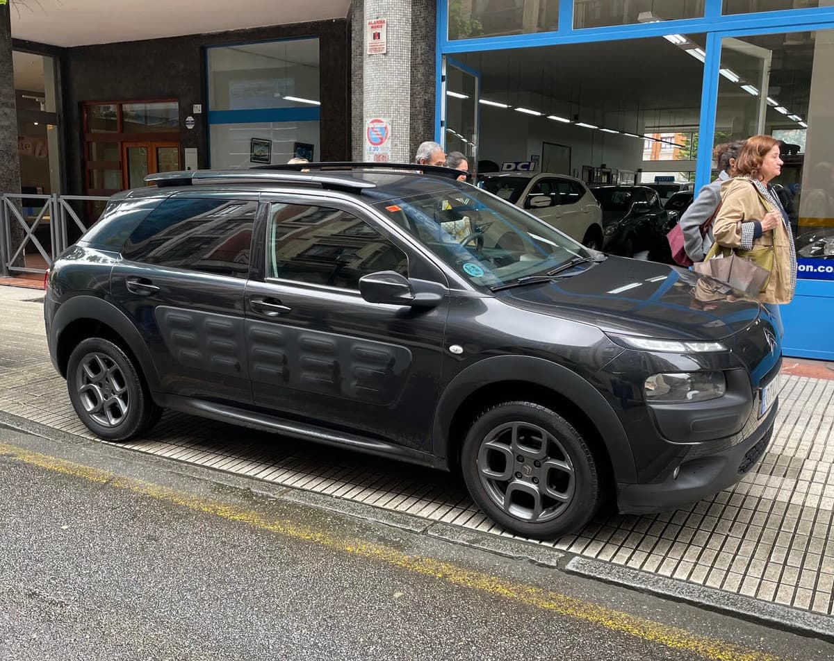 Citroen C4 Cactus 1.6 Hdi Shine 100cv — foto 3