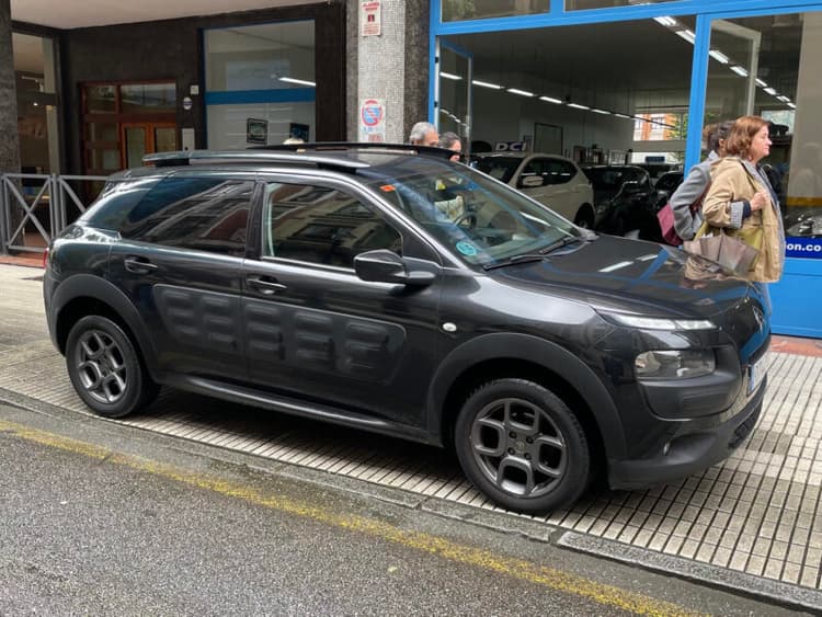 Miniatura 3 de 5 del coche: Citroen C4 Cactus 1.6 Hdi Shine 100cv