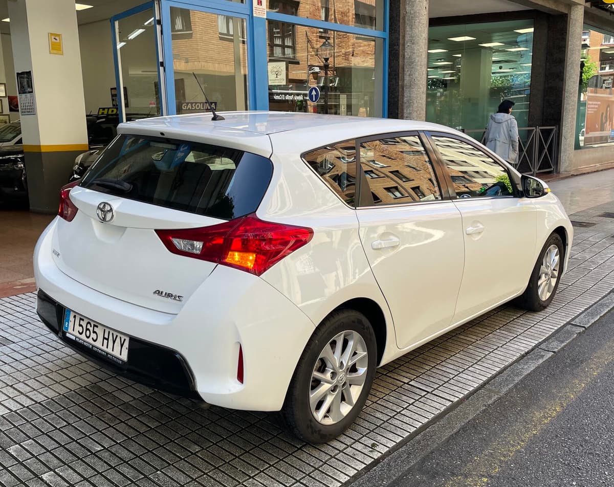 Toyota Auris 1.4 D4D 5p 90cv — foto 2
