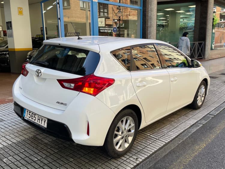 Miniatura 2 de 5 del coche: Toyota Auris 1.4 D4D 5p 90cv