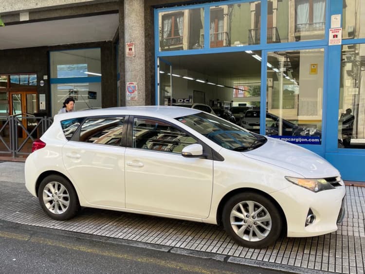 Miniatura 3 de 5 del coche: Toyota Auris 1.4 D4D 5p 90cv