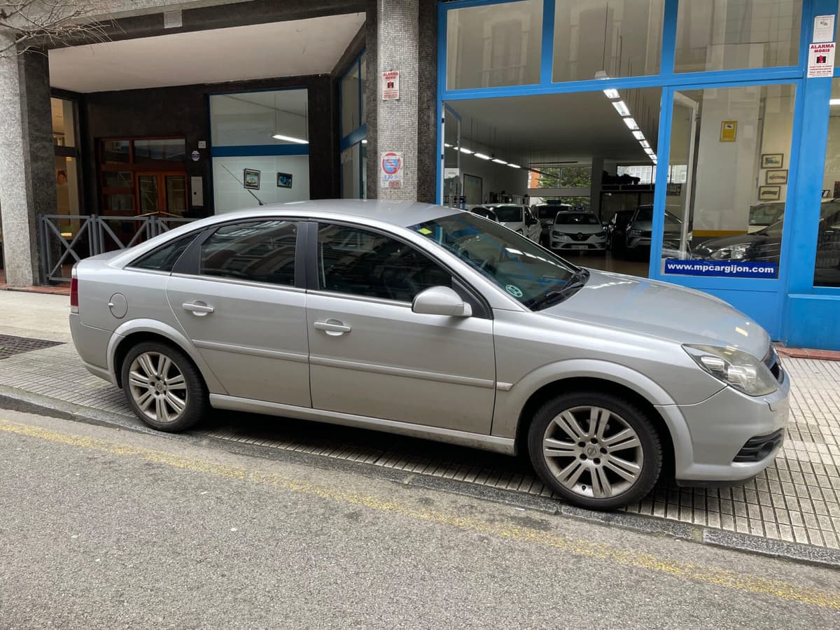 Opel Vectra 1.9 Cdti 5p 130cv — foto 3