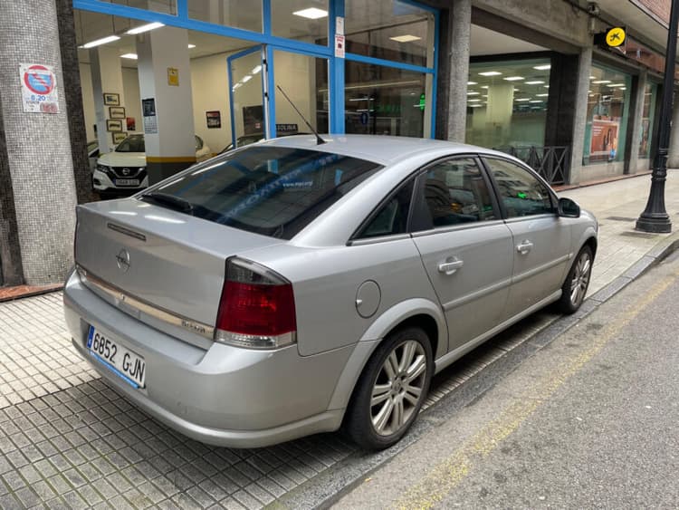 Miniatura 2 de 5 del coche: Opel Vectra 1.9 Cdti 5p 130cv