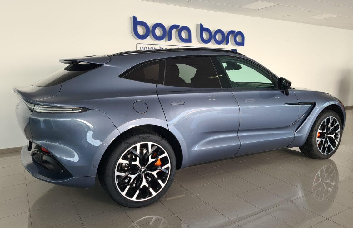 ASTON MARTIN DBX — foto 5