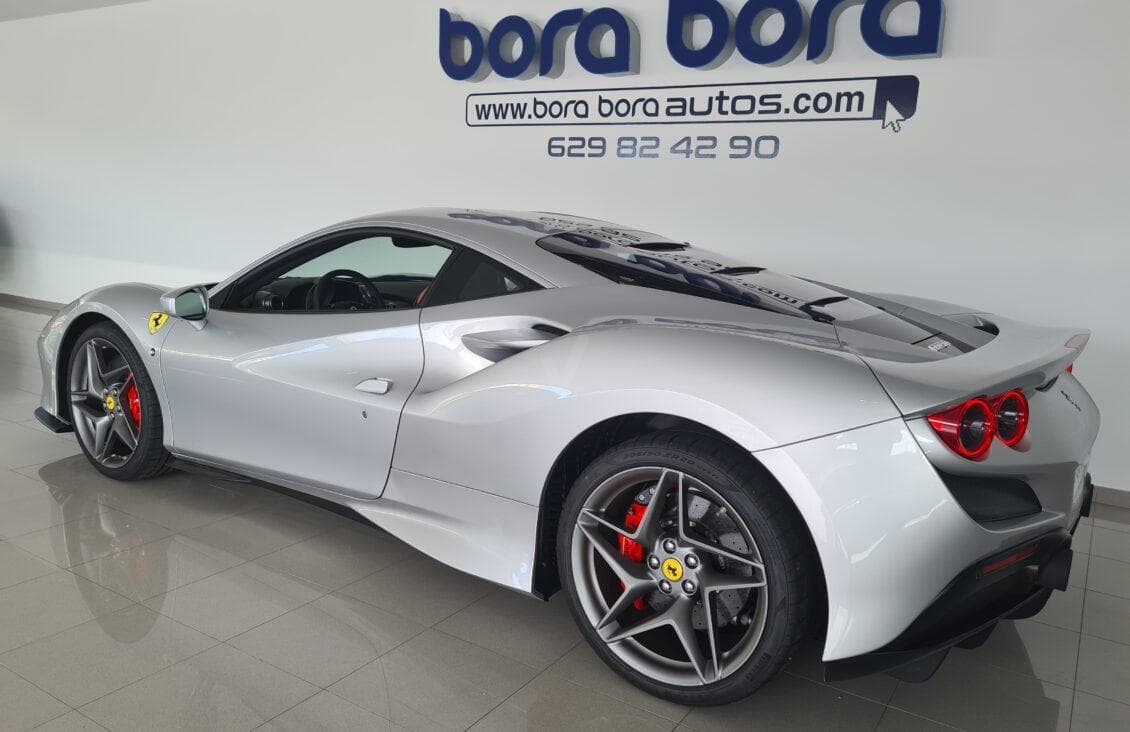 FERRARI F8 TRIBUTO — foto 3
