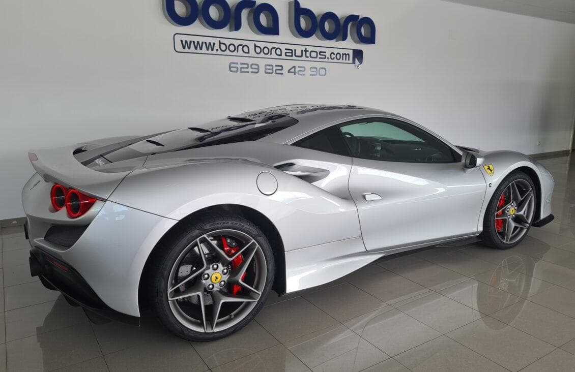 FERRARI F8 TRIBUTO — foto 4