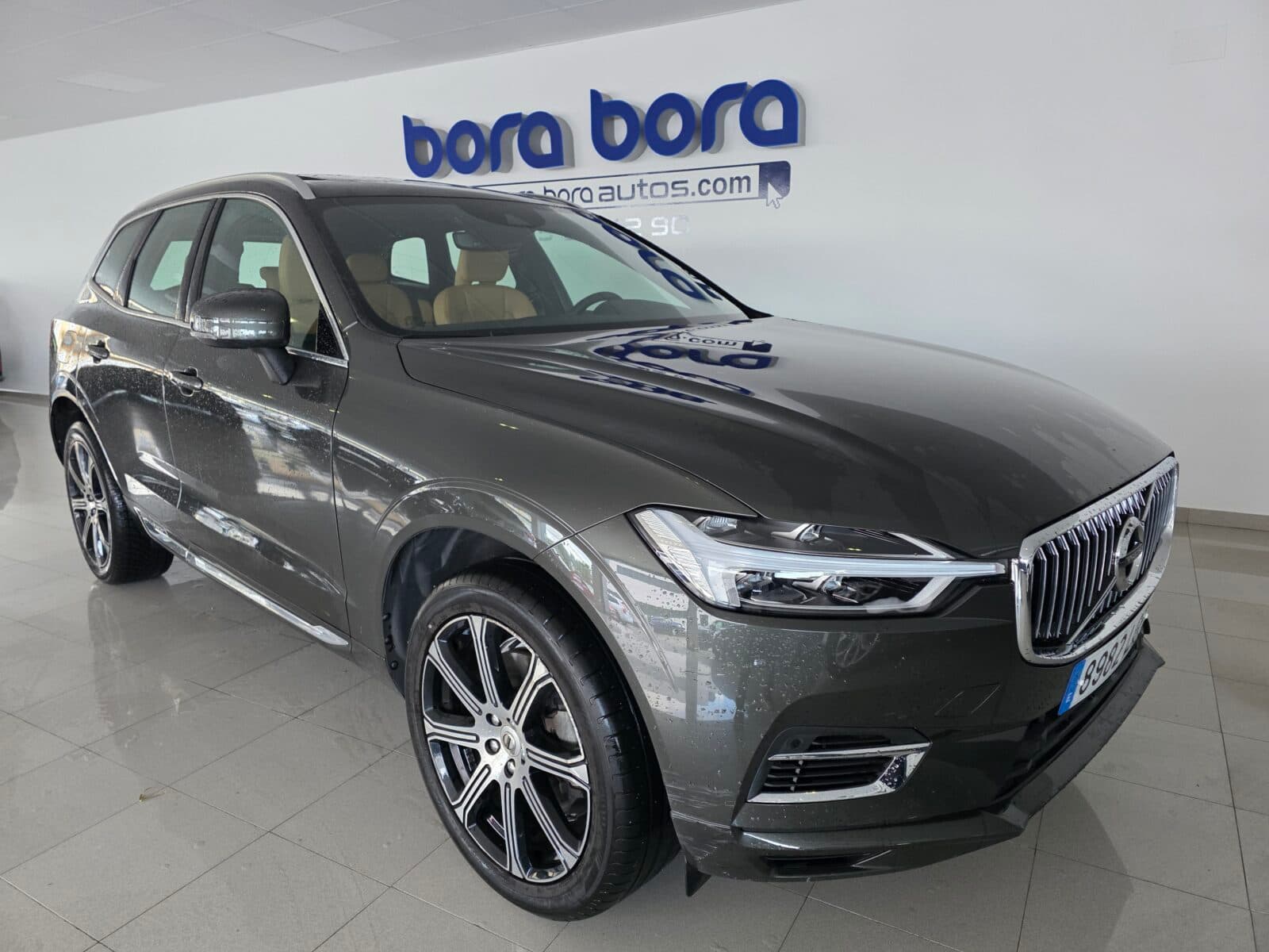 VOLVO XC60 T8 INSCRIPTION — foto principal