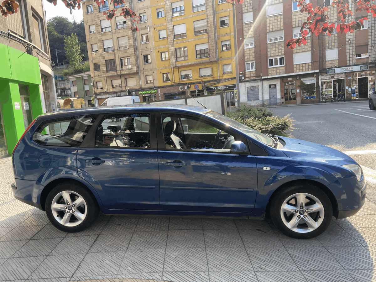 Ford Focus 1.8TDCI — foto 3