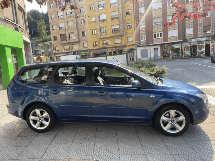 Miniatura 3 de 5 del coche: Ford Focus 1.8TDCI