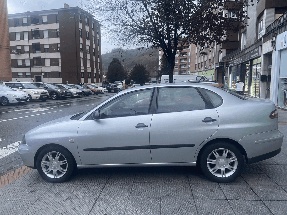 Seat Cordoba 1.9 TDI 100CV — foto 5