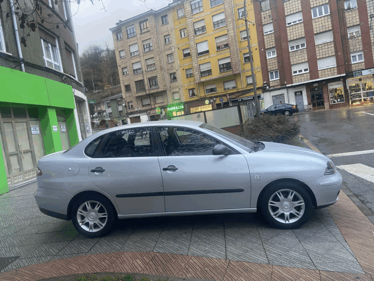 Miniatura 4 de 5 del coche: Seat Cordoba 1.9 TDI 100CV