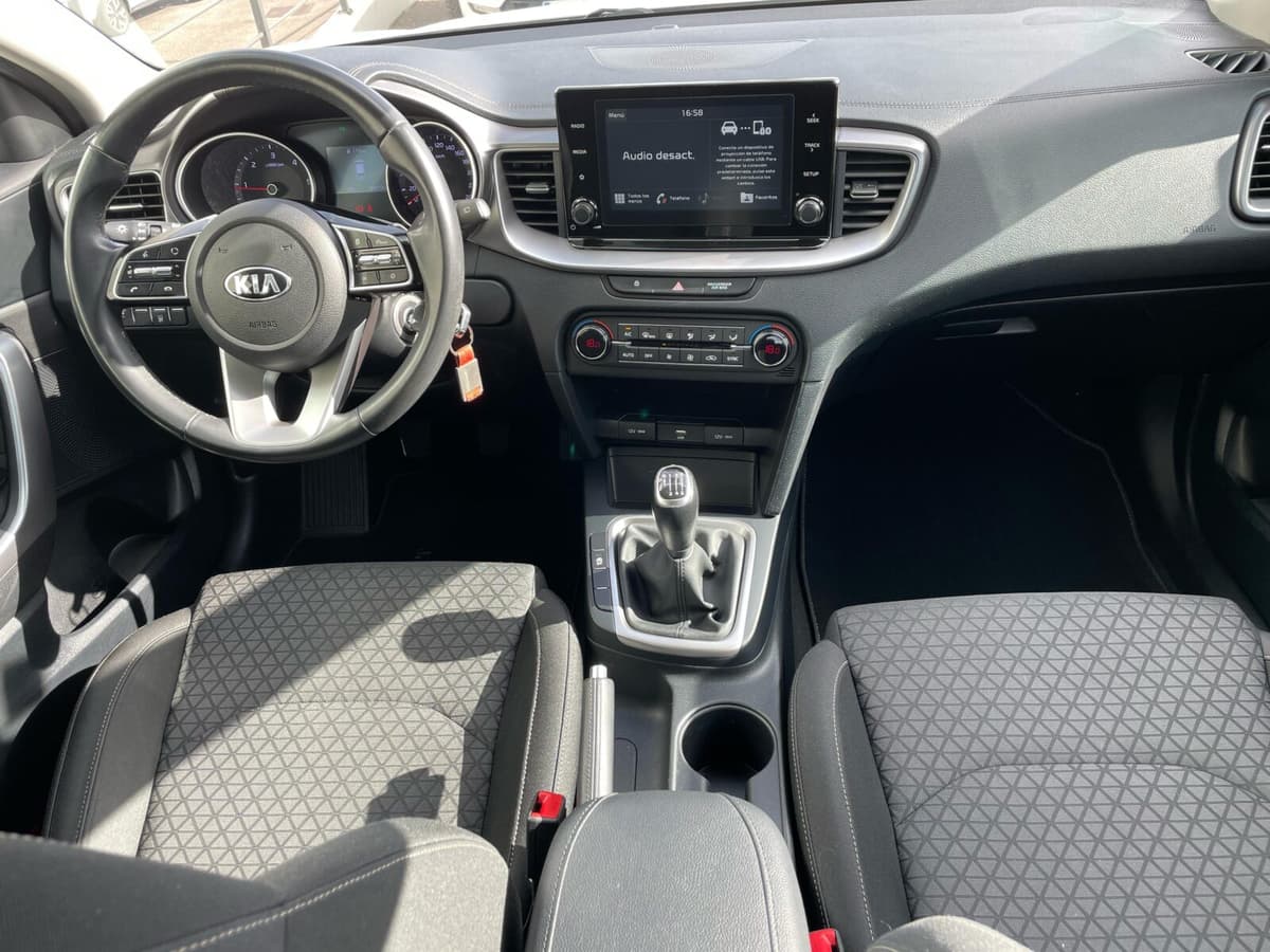 KIA XCeed 1.6 CRDI Drive 5p — foto 4